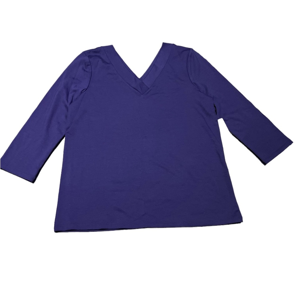 Top - Halogen 3/4 length sleeve top NWT - front and back v-neck - Medium